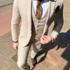 Beige geruit pak