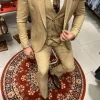 Beige pak