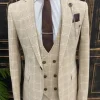 Geruit beige pak