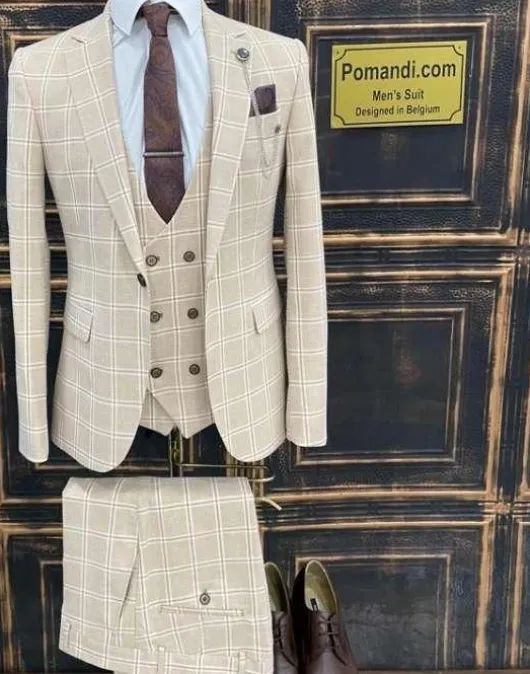 geruit_beige_pak_1.webp Geruit beige pak