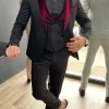 Rode Kraag Zwarte Tuxedo