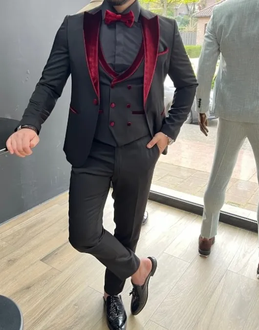 rode_kraag_zwarte_tuxedo_2.webp Rode Kraag Zwarte Tuxedo