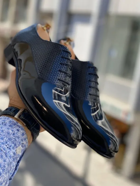 Zwart gelakte design Veterschoenen