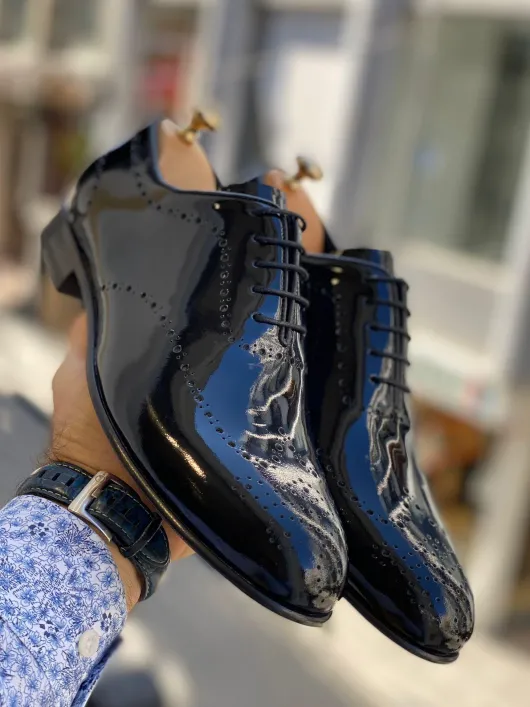 Zwart gelakte Veterschoenen