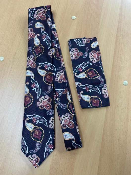 Zwarte stropdas met elegant patroon