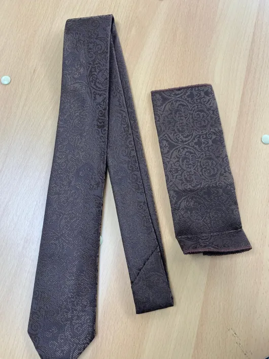Zwarte stropdas met patroon